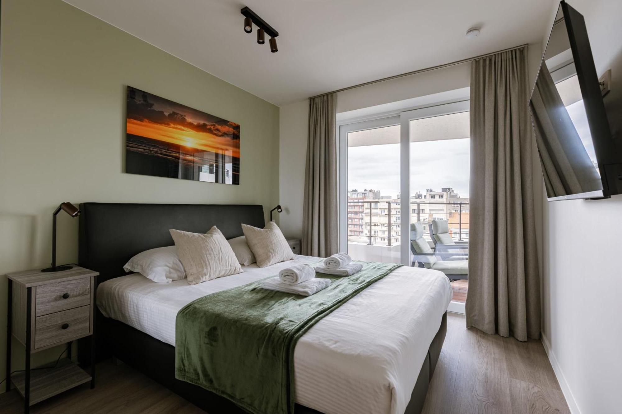 Huswell - Experience Coastal Luxury At