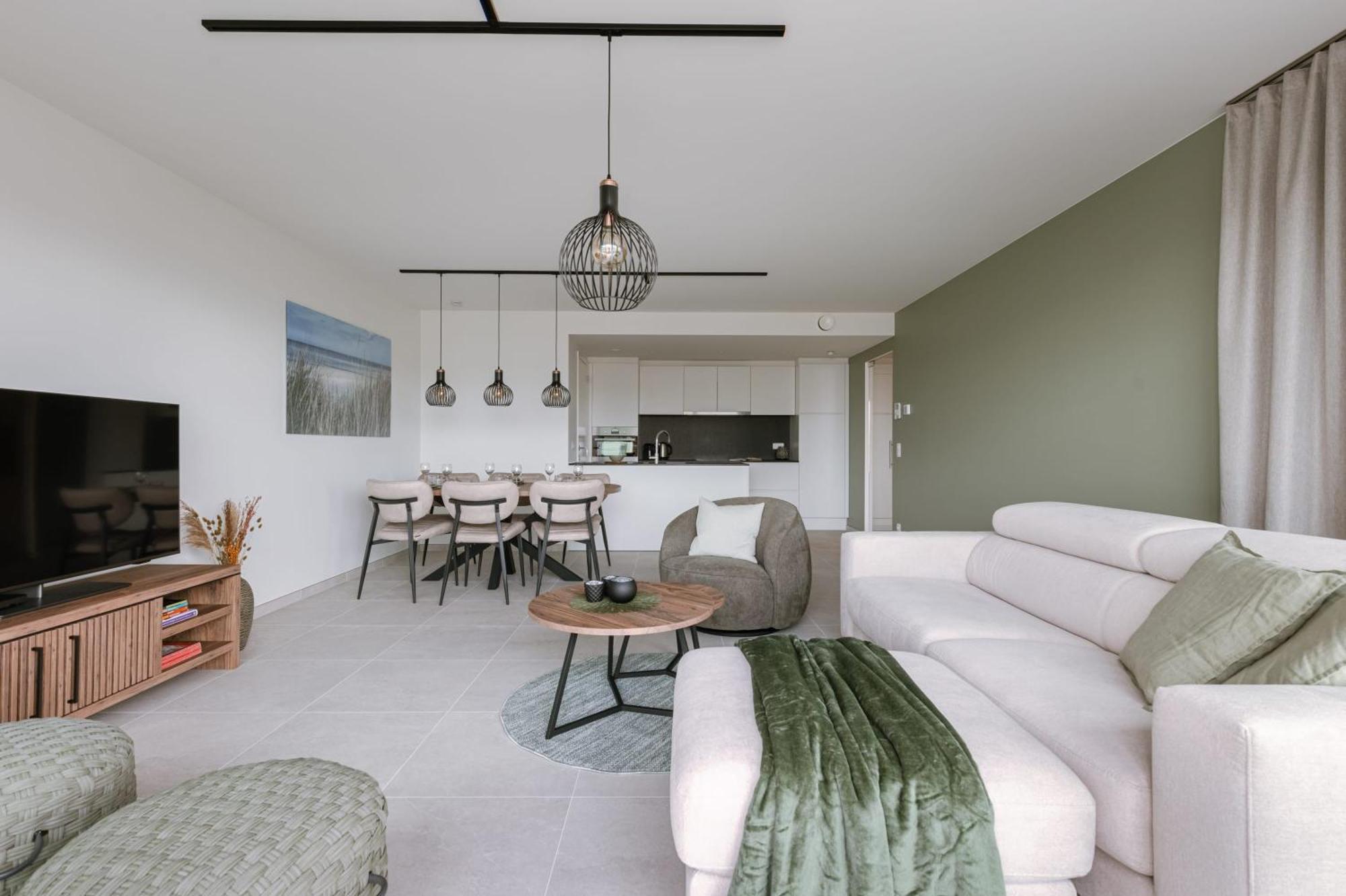 Huswell - Experience Coastal Luxury At Apartmán