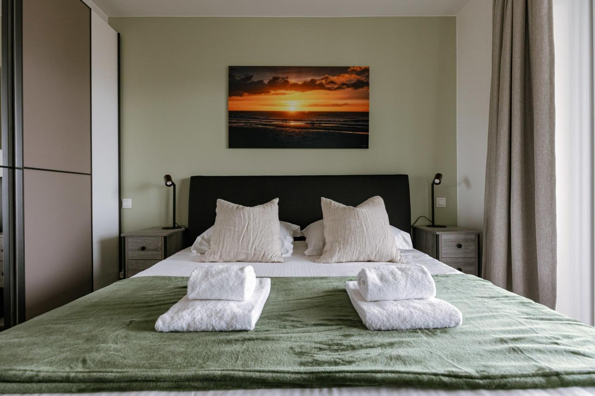 Huswell - Experience Coastal Luxury At Ostende