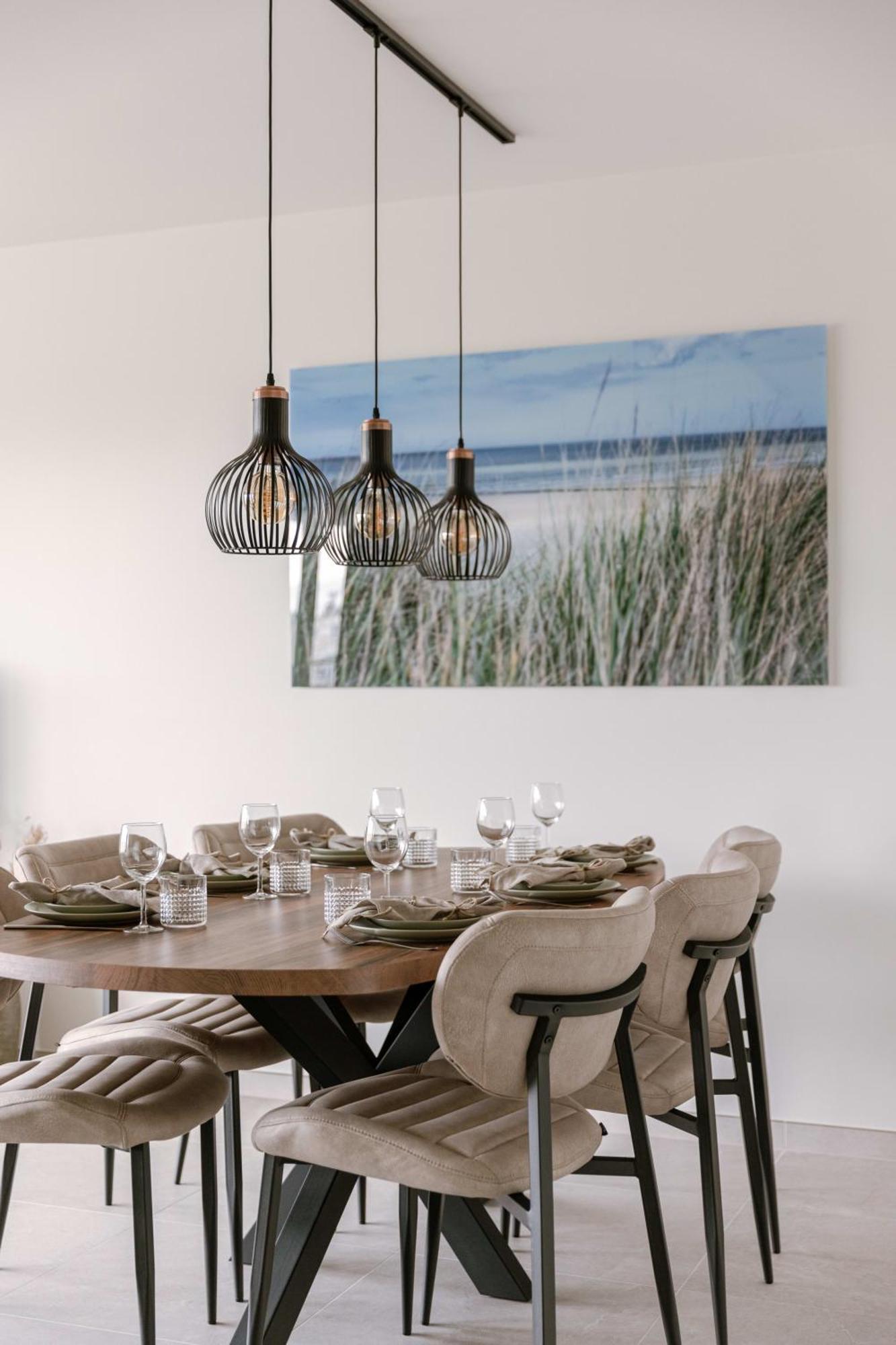 Huswell - Experience Coastal Luxury At