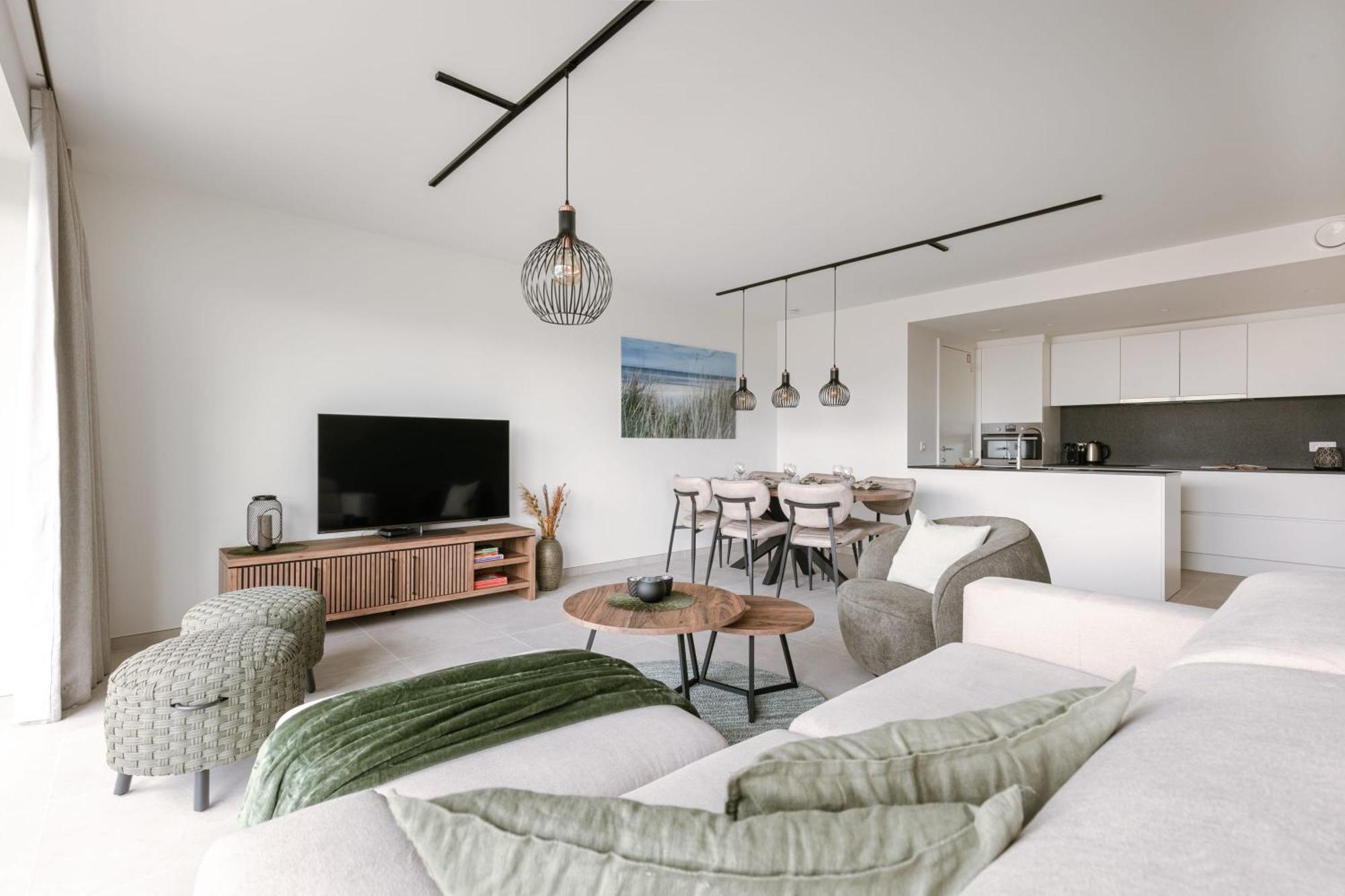 Huswell - Experience Coastal Luxury At Apartmán *